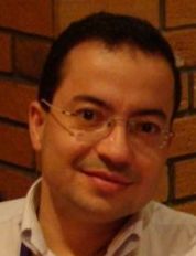 Médico Psiquiatra e Psicoterapeuta. Mestre em Medicina e em Psicofarmacologia.