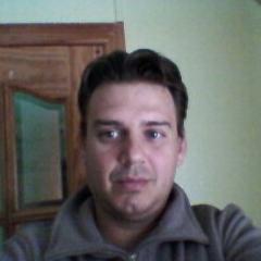 Soy Diplomado en Ciencias Empresariales, resido en Rioja, Almería y actualmente estoy realizando un Master de Marketing Digital.