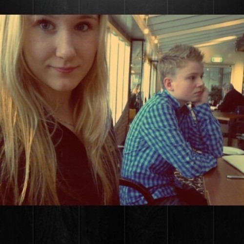 stay strong, make them wonder how you're still smiling. // nikki is echt een lief xx @jerswin_ // Hou van je pop♥ xxx Em