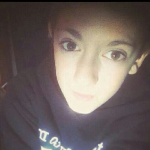music,piercings,tattoos and food,that pretty much sums up my life
 instagram - haiderelliott bbm - 2A0029C1
 follow back so follow me xo