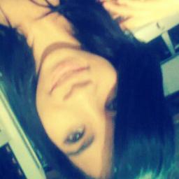 Escorpiana,Sempre Feliz ,14 anos ,e etc :)