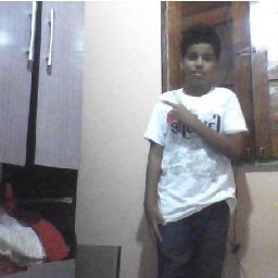 Sigam um cara que gosta de brincar,que faz amizades e que é filho de DEUS !!! Sigam um cara que gosta de fazer sakanagem com as pessoas,menos as gostosas !! kkk