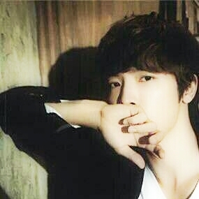 Lee Donghae bot (R18/bl 対応) 濃い絡みがしたい子はおいで？気にった子にはキスしてあげる。ふは  優しくするからね？