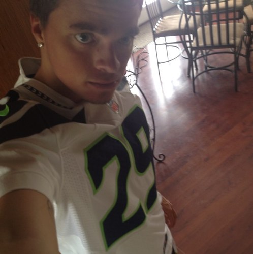 tvandam24's profile picture.