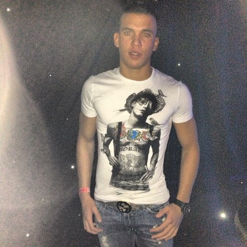 R_0binn's profile picture. 