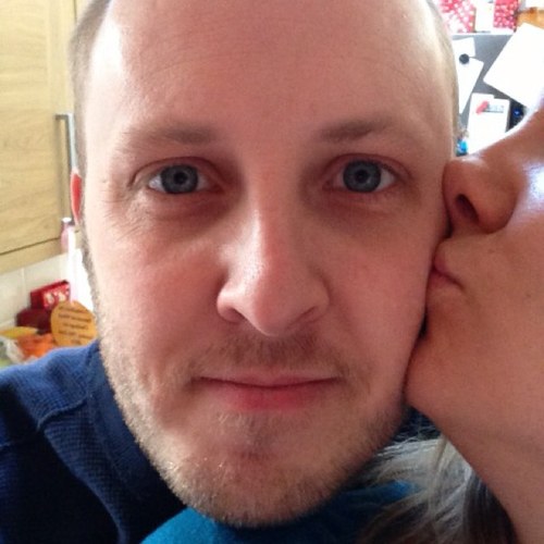 christian, husband & dad (24/7). designer (9-5 + a bit more!). surfer (not often enough).
