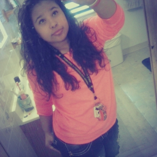 Follow Me , I Follow Back Baee ! ;) 3 Help Me Achieve 1,000 Followers ? Please ? XOXO
