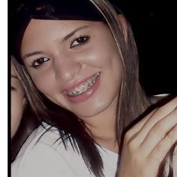 19 anos,Umarizal, Flamenguista, capricorniana; querem saber mas só mim conhecendo hehe ^^