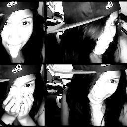 syml4's profile picture. 