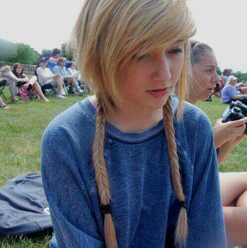 I'm Marin c: I like Fall Out Boy and dancing ♡ talk to me -- http://t.co/js3rkL3oNQ