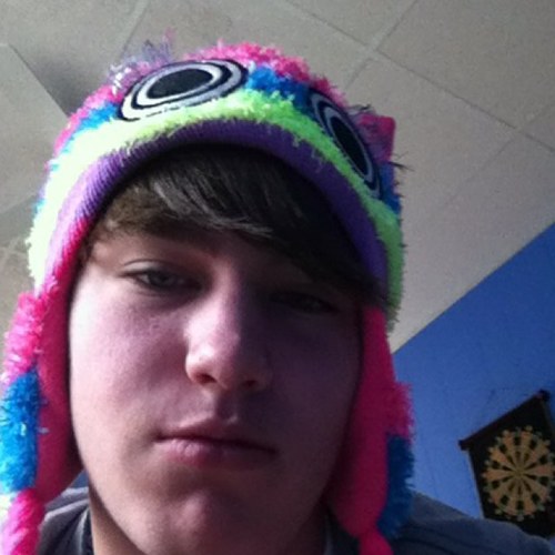 i shoot trap love duck hunting kik me preston.loomis. Im taken