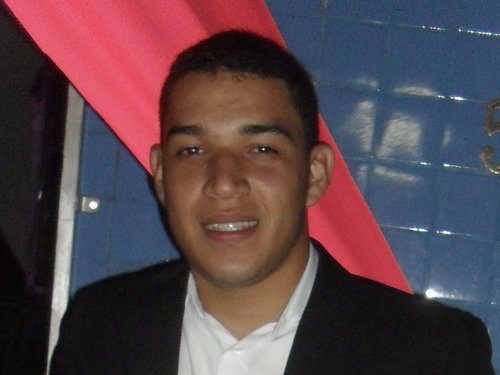 Sou um cara tranquilo, extrovertido...e blá blá blá... :)