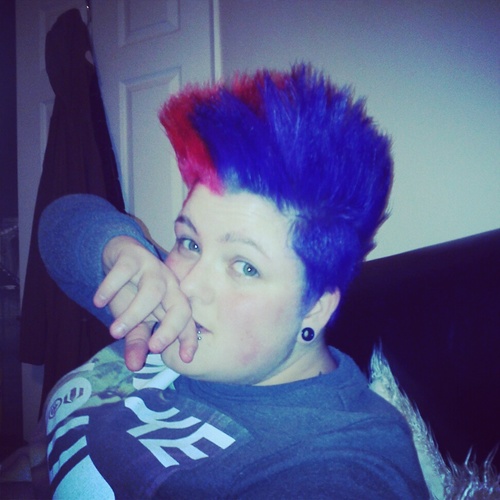 follow me and I'll follow back :') it's all about being a lesbeken ;)