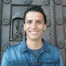 Artesano de Software.
Escritor profesional de mensajes de texto y WhatsApp
