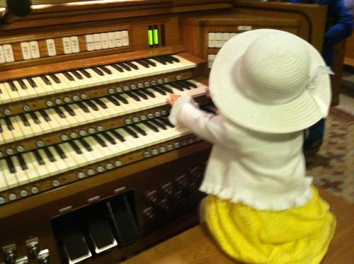 Catholic musician and liturgist, chant enthusiast, conductor, organist, pianist and bassoonist... and most importantly, wife and mom!