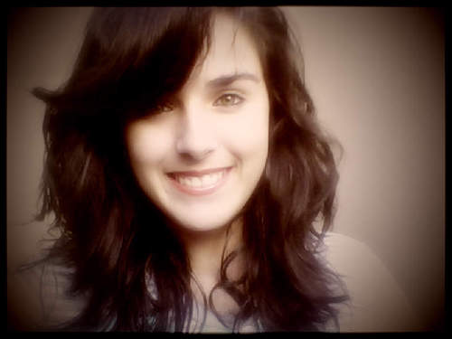 Gosto de me divertir com meus amigos,  gostoo muitoo de comer (milho kkkk')...Shopping, praia, clubes, etc...