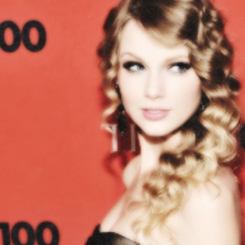 {I may have a slight obsession with a girl named Taylor Alison Swift} My idol taught me to be fearless and red is not just a color.xoxo