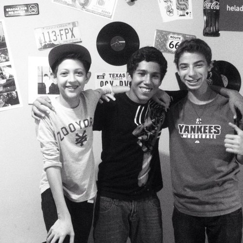 We are some teens that are doing some covers to reach our dream of recording our CD. We are GnLcovers