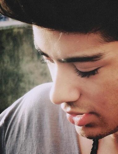hey man you just got a free follow :) now, if you could please go follow @xfactorniaII that'd be great :) she's amazing i swear! :)
