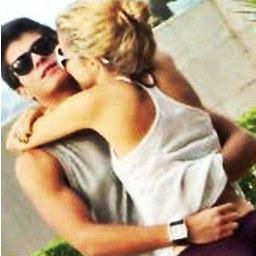 O seu sorriso é o que me faz sentir bem, o seu sorriso é o que me completa... Eu te amo muiito!!! ♥ @Lua_Blanco e @Aguiarthur ♥