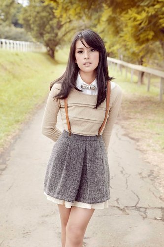 parodi @maudyayunda call me nida \(´▽`)/