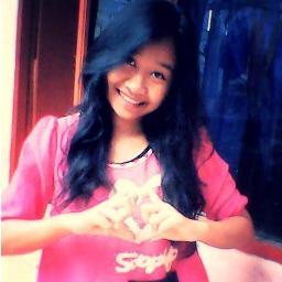 just call me rinna (ღ˘◡˘ღ)  follow @rinakarelinaa my band @SINGINGHEART_ @dayformom_JKT ! my vokalis @rivan_bobrock @roker_romykeren ! thanksbefore (ღ˘◡˘ღ)