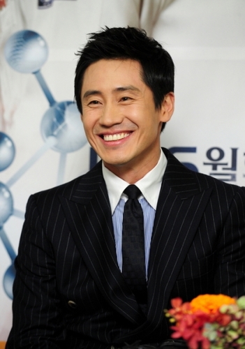 RunningM_gu's profile picture. 리얼도주액션 영화 런닝맨의 차종우(신하균)분 패계입니다/130220