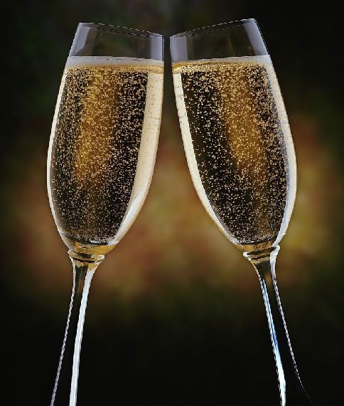 Located in Central NJ, mid-point between NYC and Philadelphia, the Manor is the perfect setting for weddings, banquets and more. We are caring and attentive.