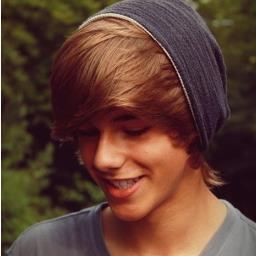 Ella's my sister, Taylor is the mom, Justin is my bro.Can't live with out my best friends. Music is everything. I follow back!