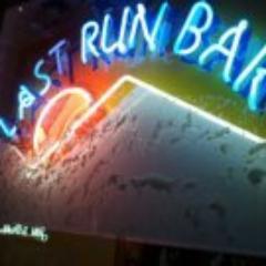 The Last Run Bar is a Casual Dining Restaurant open for Dinner through out the Australian Ski Season, we are located in the Lawlers Complex.