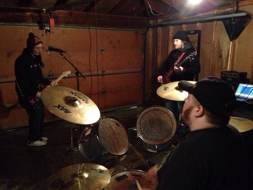 TheBetaWaves's profile picture. Chicago pop/punk at its finest!