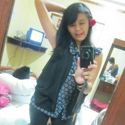 a simple person but cute always...
racel_joyce@yahoo.com-ym,fb,twitter,soompi,skype
rejoyfer93@yahoo.com-ym and fb
gEMOto_147@yahoo.com-twitter