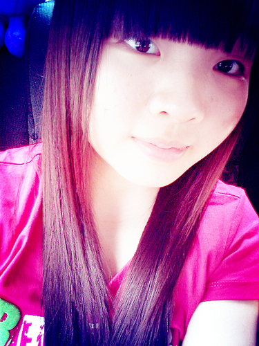 I'm just an ordinary girl.Nothing special about me!!I like to do things alone..like to think a lot..sometime crazy,sometime not..Simple yet complicated..