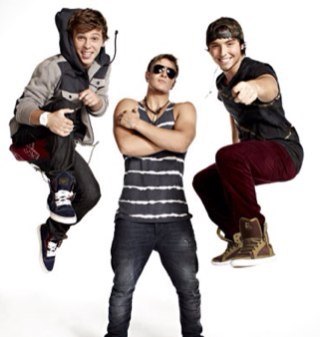 Simply in love with Emblem 3 :D emblem for life !! Also a Mahomie and belieber met Justin 22/02/13 Love District 3 meeting them 24/05/13 Emblem 3 to the UK !!!