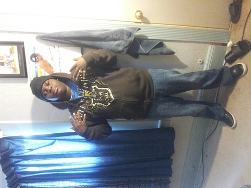 i go to phoenix im in the nineth n single