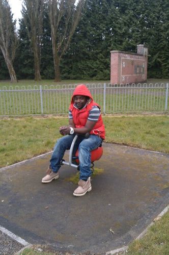 cyrille812000's profile picture. BBM pin 22CEB346