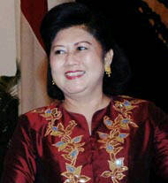 Akun Resmi Ibu Negara, Hj. Ani Bambang Yudhoyono. Dikelola oleh Staf Khusus Presiden Republik Indonesia. Twit dari Ibu Negara ditandai *IbuAni*