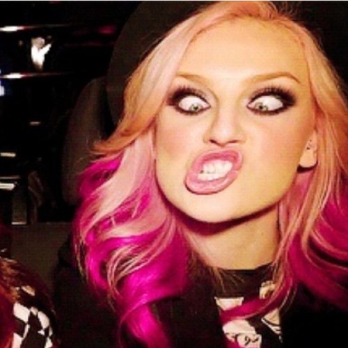 follow @fangirlbl0g for a free follow :))