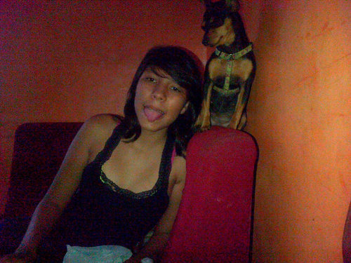 Soy una chica divertida q siempre le saca una sonrisa a los q mas necesitan y bueno ya estoy hablando d mas a si q bay
