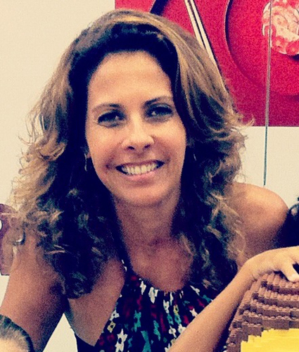 Mulher , mãe( 3), esposa de Carlinhos Felix , pastora ,empresaria , Conferencista , palestrante , Coach Cristã 
👉Ativando PAIXÃO, PROPÓSITO e POTENCIAL.