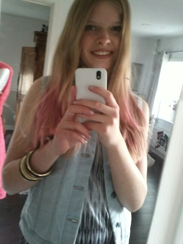 3 havo - 15 - blond haar- hou van shoppen en chocola