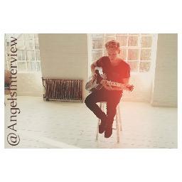 4 girls, 1 dream || Please help us making @itsmattgraham follow us we need his help to make this happen|| Montreal. 2013.