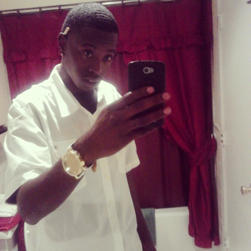 imdonedreamin's profile picture. fukk ah bio jus follow