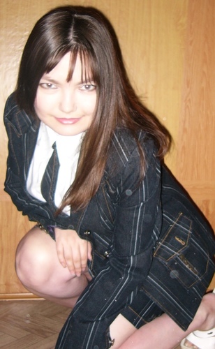I love K-Pop, particularly U-Kiss. I love nature and cats.
I'm cheerful and sociable!