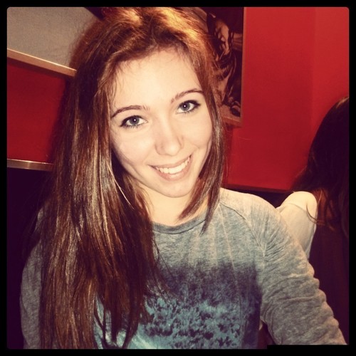 No creas que es tonteria ser la causa de mi sonrisa. MA: @sirprol