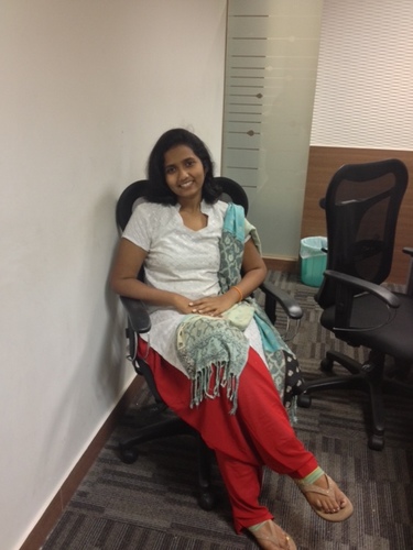 Yoga Teacher | Online Yoga & Therapeutic Instructor | Graphic Designer | Devotee of @SriSri