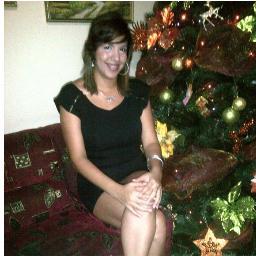 felizmente enamorada de Dios, esposo y familia