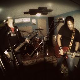 Banda Guacareña integrada por @adrian_ecm @gilberlugo 

Buscando #Baterista #Bajista y #Guitarrista para terminar este proyecto.

http://t.co/HVHKVRxnYk
