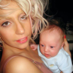 ---------------- Ok! Bio eu gosto da lady gaga,Miley e justin e foda-se todo mundo.---------
