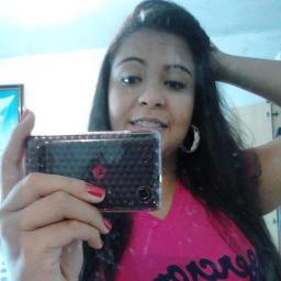 flaviaalves48's profile picture. 